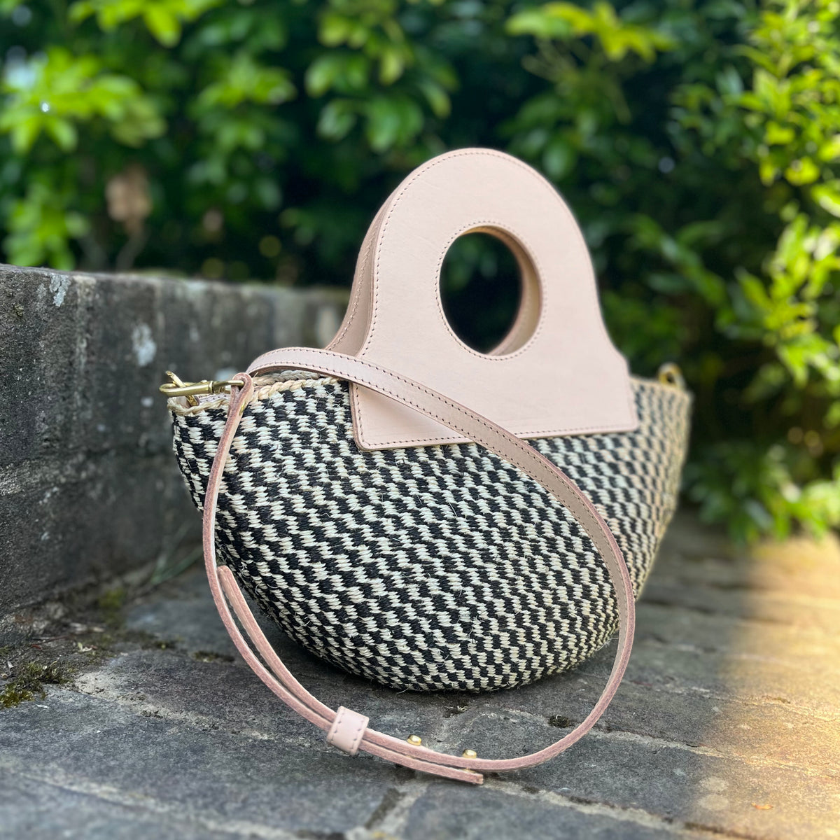 Amazon Black Round Wicker Bag Handheld Basket Slim Classic Strap